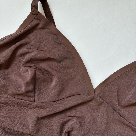 Skims Sheer Sculpt Thong Bodysuit - Jasper - 4x - Picture 4 of 7